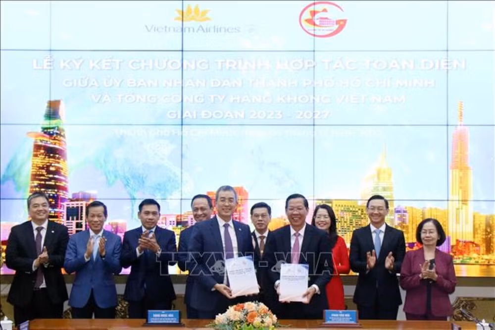 胡志明市与越航全面合作促进旅游 ảnh 1