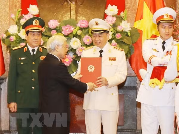 阮富仲主持晋升大将军衔仪式 ảnh 1 阮富仲主持晋升大将军衔仪式 ảnh 1