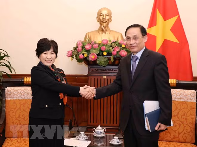 越日推动各领域合作走向纵深 ảnh 1