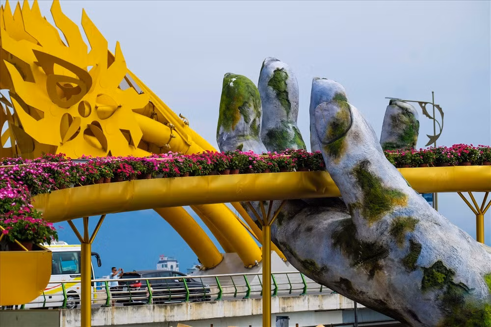 岘港市春节花街再现“金桥”形象 ảnh 1