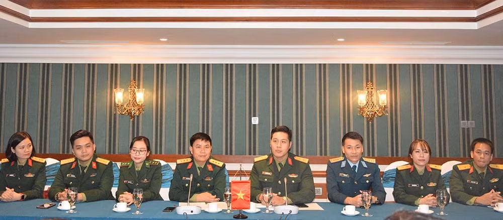 越南与菲律宾青年军官交流活动在河内举行 ảnh 2 越南与菲律宾青年军官交流活动在河内举行 ảnh 2