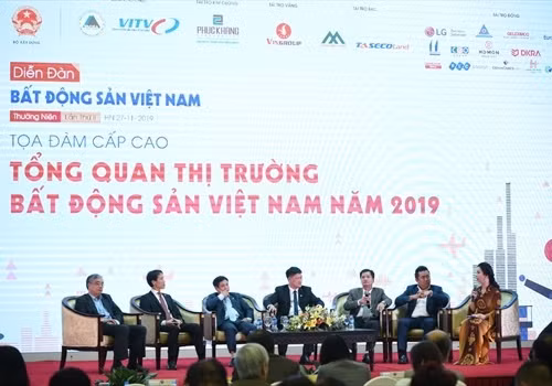 2019年越南房地产论坛在河内举行 ảnh 2