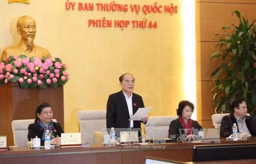 越南第十三届国会常委会第四十四次会议落下帷幕 ảnh 1 越南第十三届国会常委会第四十四次会议落下帷幕 ảnh 1