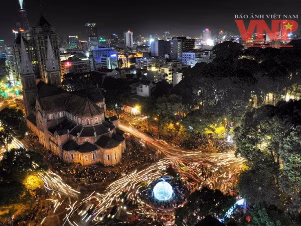 越共十二大：胡志明市——开启革新之路的城市 ảnh 1