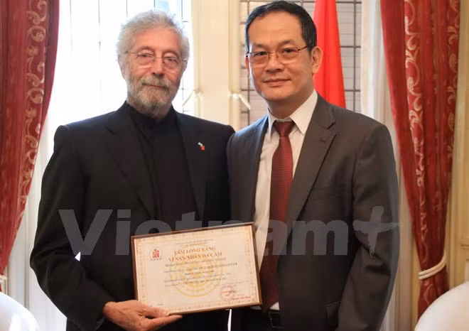 越南表彰帮助越南橙毒剂受害者的阿根廷公民 ảnh 1 越南表彰帮助越南橙毒剂受害者的阿根廷公民 ảnh 1