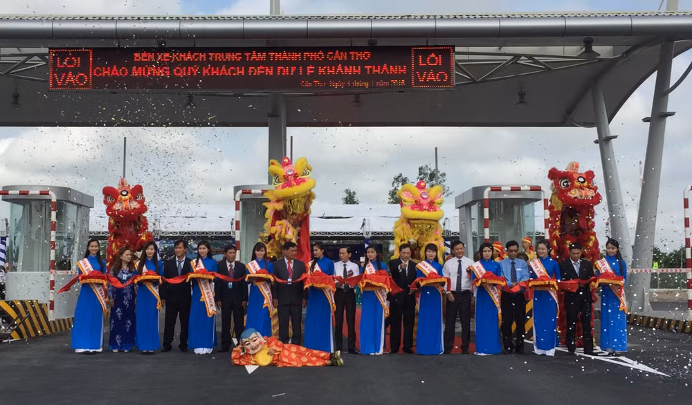 九龙江三角洲地区最现代的汽车客运站正式投运 ảnh 1 九龙江三角洲地区最现代的汽车客运站正式投运 ảnh 1