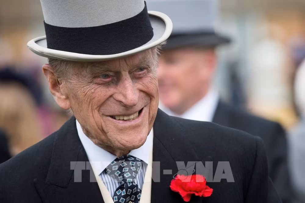 越南国家领导人就菲利普亲王逝世向英国女王伊丽莎白二世致唁电 ảnh 1