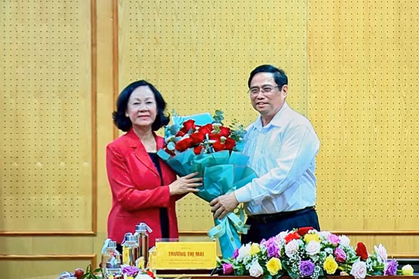 越共中央组织部长职务交接仪式在河内举行 ảnh 1 越共中央组织部长职务交接仪式在河内举行 ảnh 1
