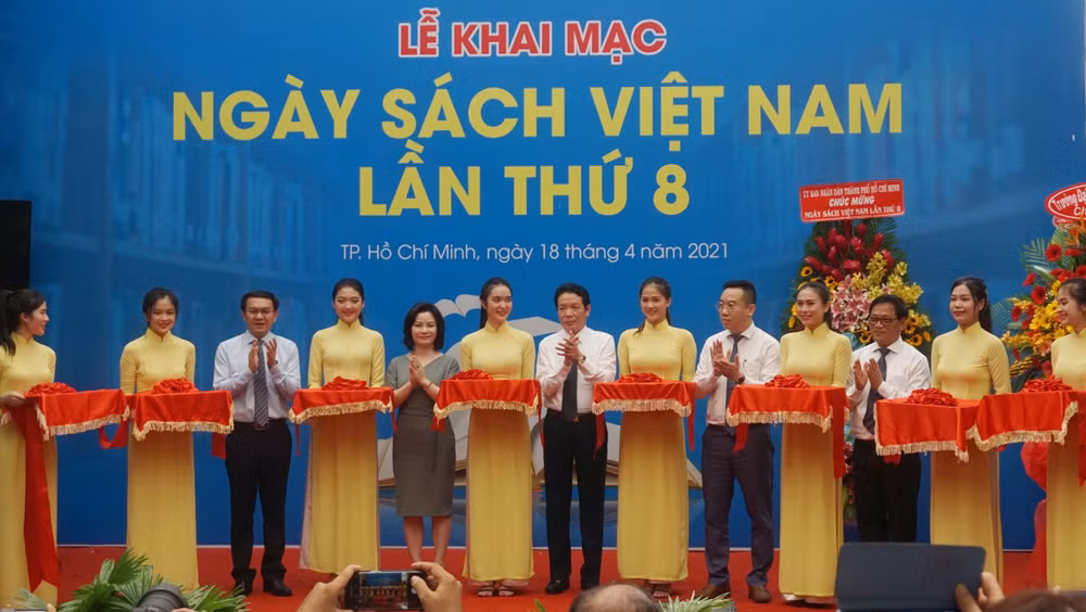 第八次越南图书日活动开幕：传播书香文化 ảnh 1