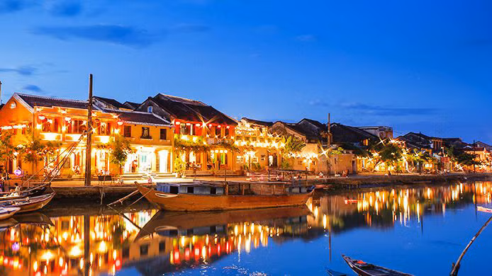 在会安市的外国游客——旅游亲善大使 ảnh 1