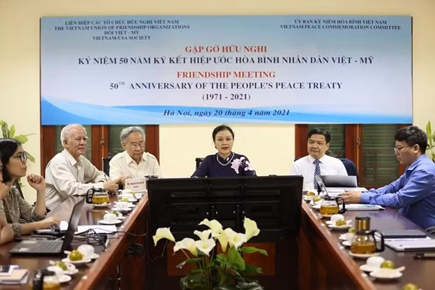 越美人民和平条约签署50周年友好见面会举行 ảnh 1 越美人民和平条约签署50周年友好见面会举行 ảnh 1