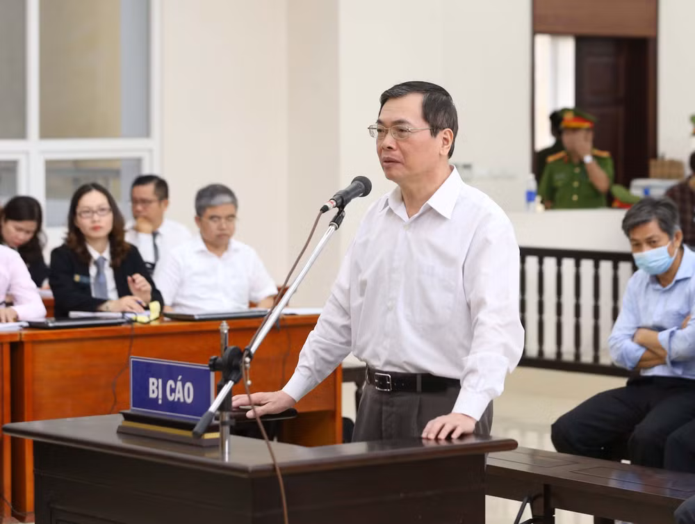 河内市人民法院今日对武辉煌及其同案犯案件作出判决 ảnh 1
