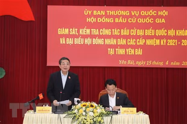 国会副主席阮德海视察安沛省的选举筹备工作 ảnh 1