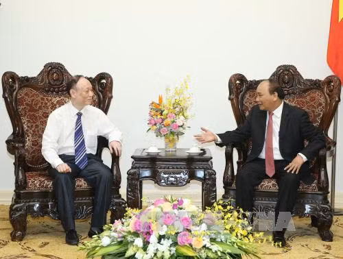 阮春福总理会见中国晶澳太阳能有限公司董事长靳保芳 ảnh 1 阮春福总理会见中国晶澳太阳能有限公司董事长靳保芳 ảnh 1