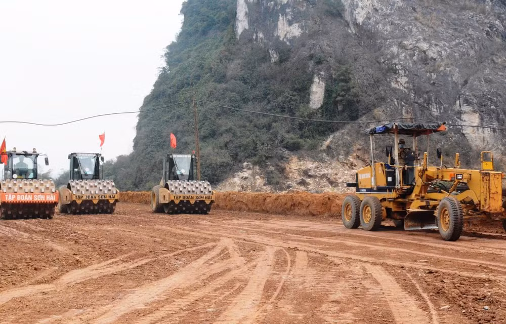 2021-2025年越南北南高速公路12个子项目获批 ảnh 2 2021-2025年越南北南高速公路12个子项目获批 ảnh 2