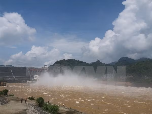 政府总理下发紧急通知：做好防范暴雨洪灾工作 保障堤坝水库安全 ảnh 1