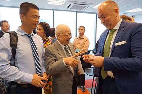 胡志明市中欧四国签证申请服务中心正式开业 ảnh 2