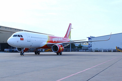 越捷航空公司迎来一架装配鲨鳍小翼的空客A321飞机| Vietnam+
