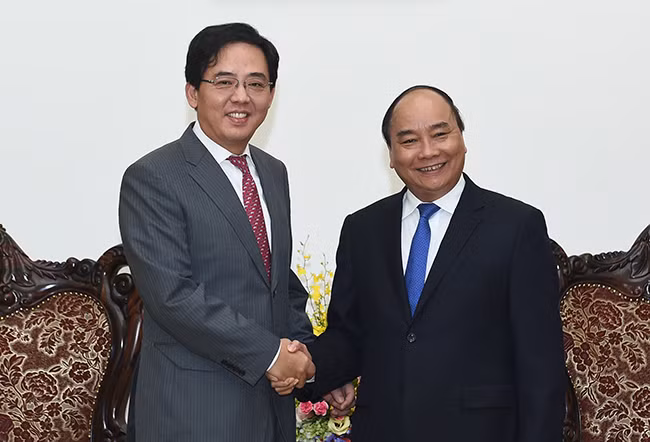 越南政府总理阮春福会见中国驻越大使洪小勇 ảnh 1