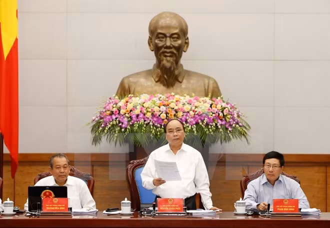 阮春福总理主持召开政府5月份例行会议 ảnh 1