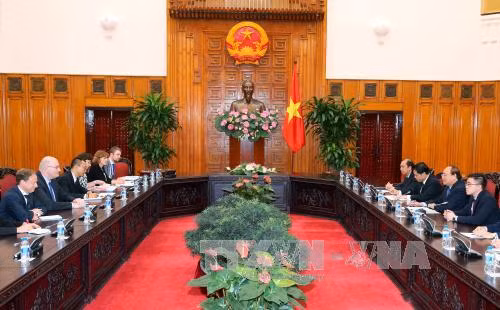 政府总理阮春福会见欧盟委员会委员菲尔•霍根 ảnh 1