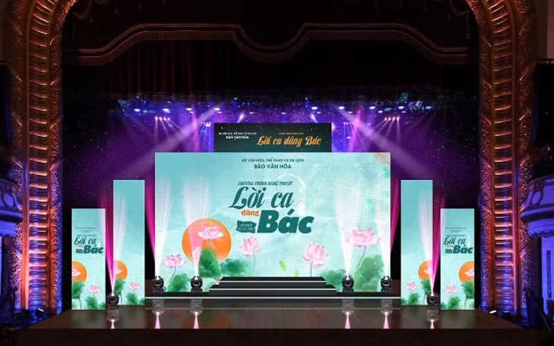 河内市举行多项活动 庆祝首都解放日67周年 ảnh 2