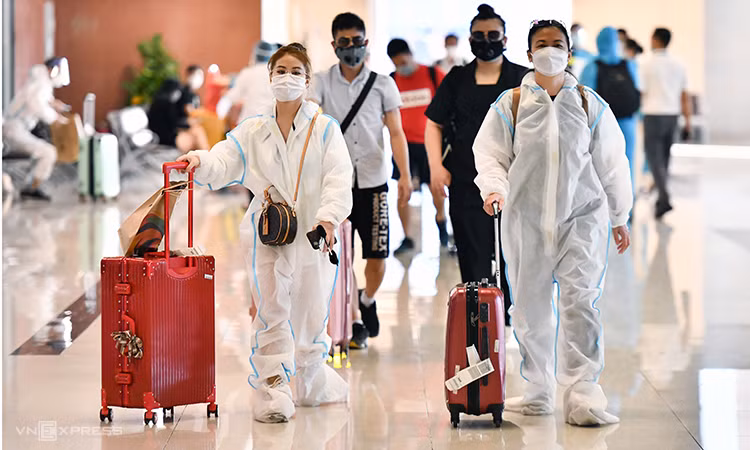内排机场安装2000 台新冠肺炎患者追踪摄像头和现代系统以“防止”疫情 ảnh 1 内排机场安装2000 台新冠肺炎患者追踪摄像头和现代系统以“防止”疫情 ảnh 1