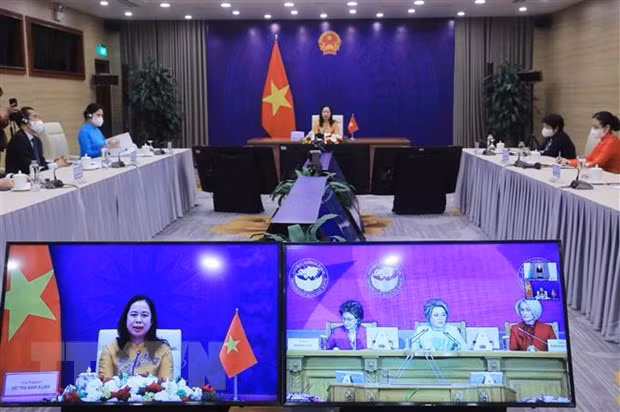 越南国家副主席武氏映春出席第三届欧亚妇女论坛 ảnh 1 越南国家副主席武氏映春出席第三届欧亚妇女论坛 ảnh 1