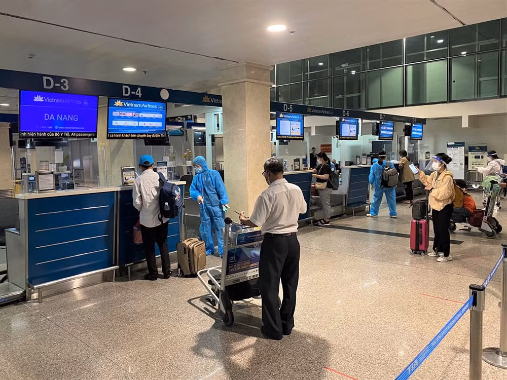 越南多地采取措施协助本省人民从疫区返乡 ảnh 2