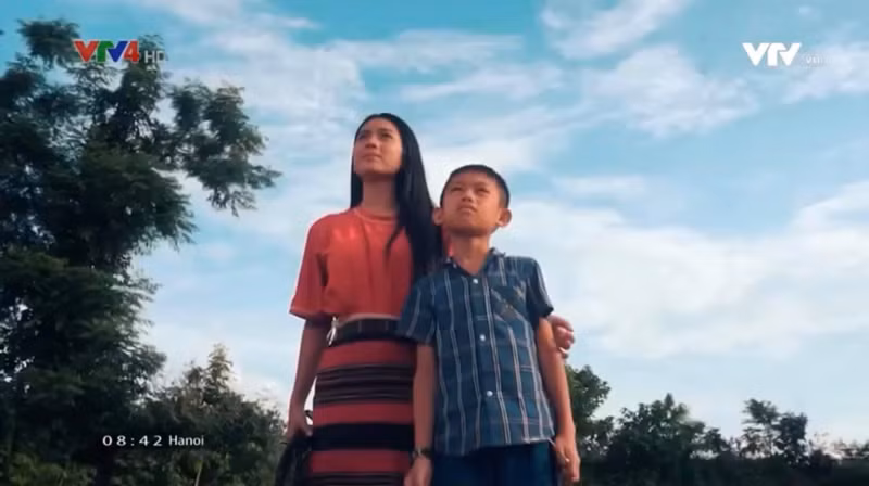 越南少数民族小伙子制作抗击新冠疫情短片 ảnh 1