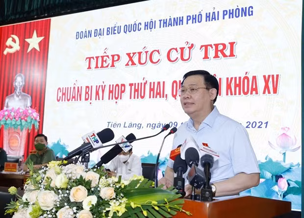 越南国会主席王廷惠与海防市先朗县选民接触 ảnh 1 越南国会主席王廷惠与海防市先朗县选民接触 ảnh 1