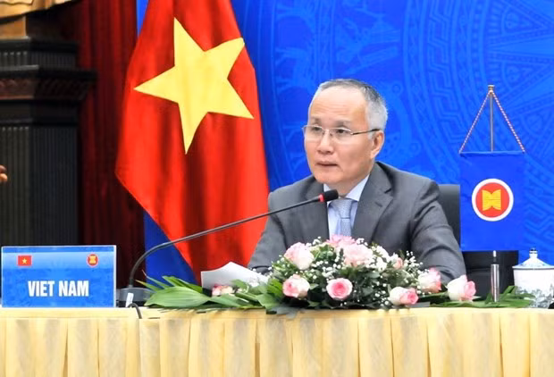 越南积极为完善2021-2025年东盟经济共同体建设总体计划建言献策 ảnh 1