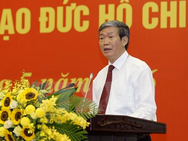 丁世兄同志：加大学习和践行胡志明主席思想和道德力度是党建与党组织整顿工作的重要内容之一 ảnh 1