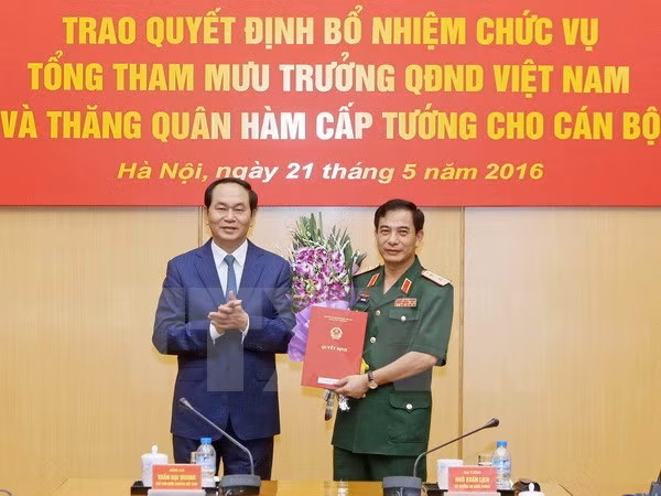 越南人民军队总参谋长任命书颁发仪式在河内举行 ảnh 1