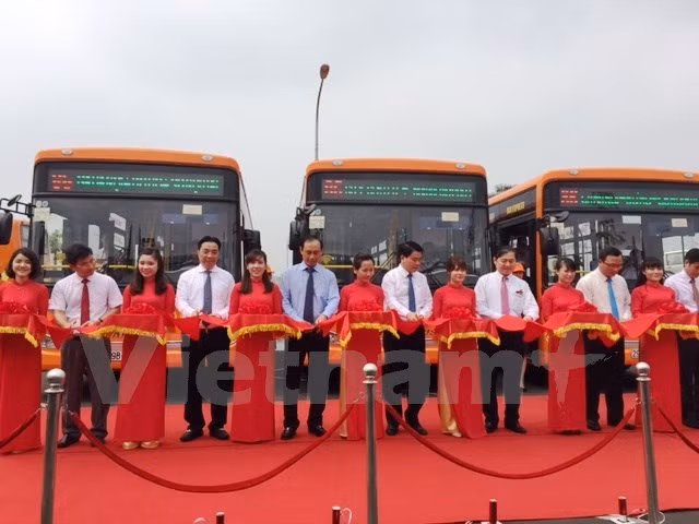 河内火车站至内排机场的高质量公交线路正式开通 ảnh 1 河内火车站至内排机场的高质量公交线路正式开通 ảnh 1