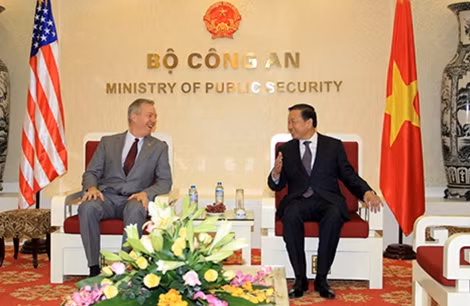 越南公安部长苏林会见美国和澳大利亚驻越大使 ảnh 1