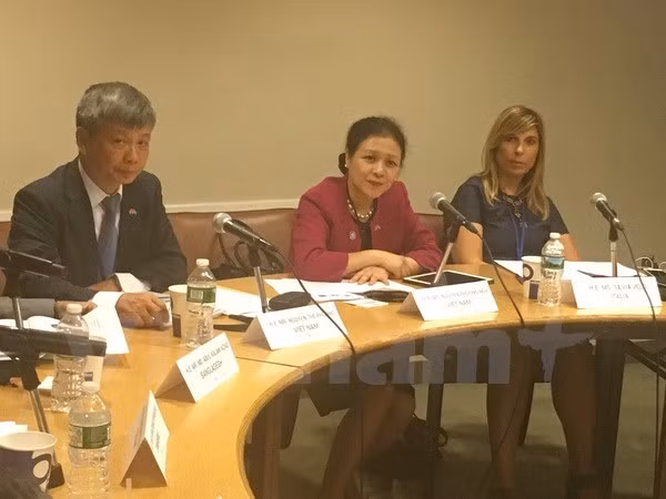 越南主持召开“通信-信息技术与扶贫”国际座谈会 ảnh 1