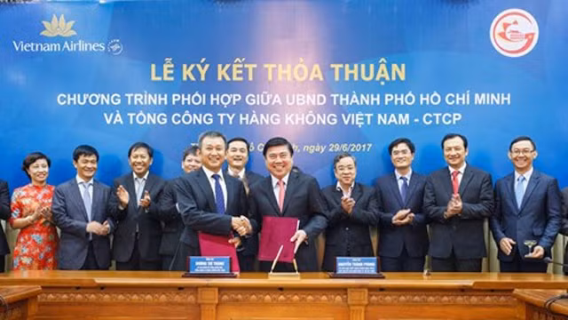 越南胡志明市与越南航空总公司签署合作协议 ảnh 1 越南胡志明市与越南航空总公司签署合作协议 ảnh 1