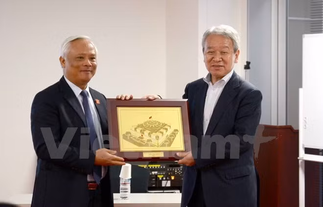  越南国会副主席汪周刘访日 ảnh 1