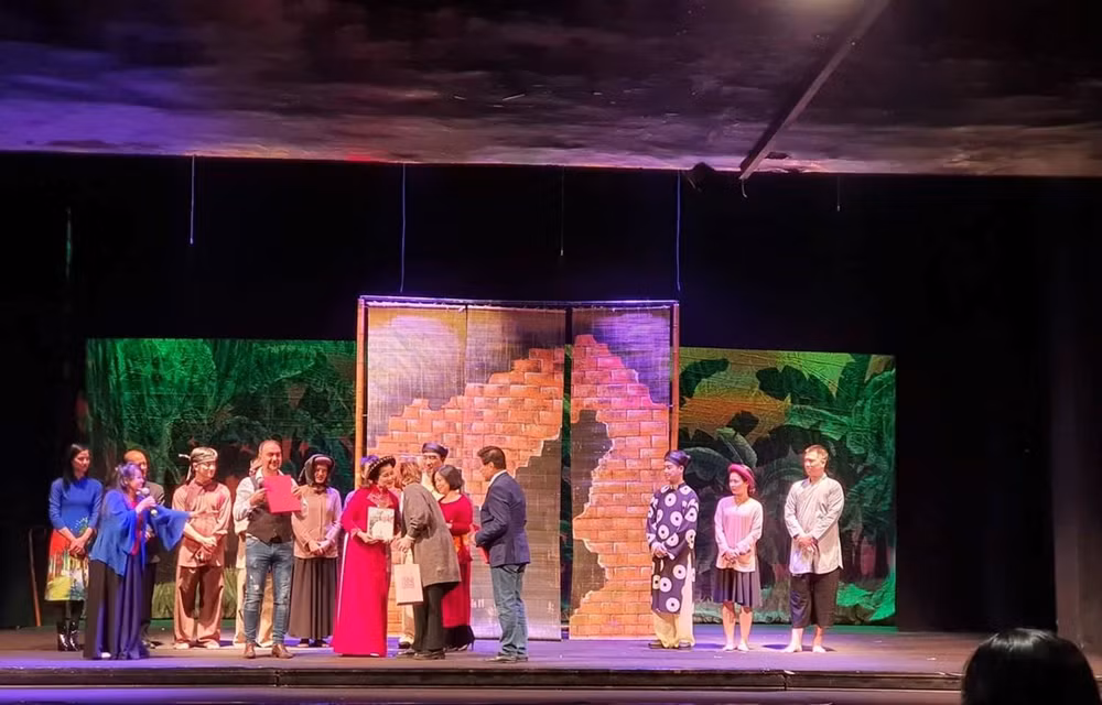 戏剧《志飘》亮相意大利 ảnh 1