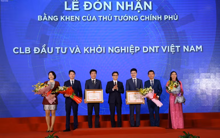 81名青年创业家荣获“优秀青年创业家”称号 ảnh 1