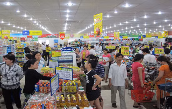 胡志明市及时调配生活必需用品 保障市场供应 ảnh 1