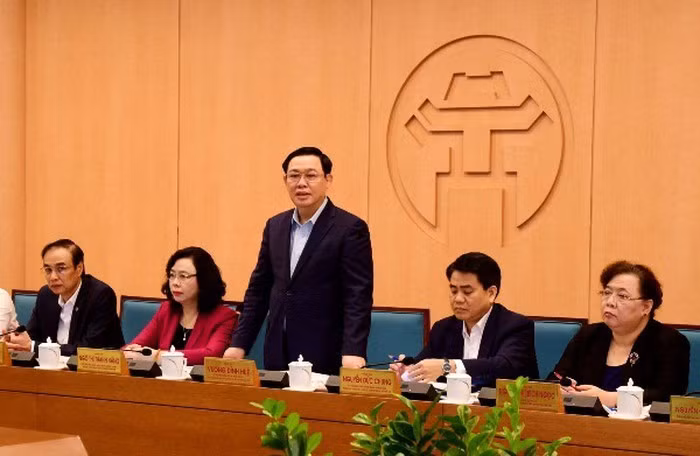 新冠肺炎疫情：河内市委将为白梅医院抗击新冠肺炎疫情工作提供最大限度的援助 ảnh 1
