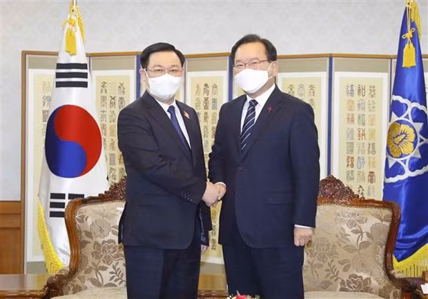 越南国会主席王廷惠会见韩国大型企业领导 ảnh 2