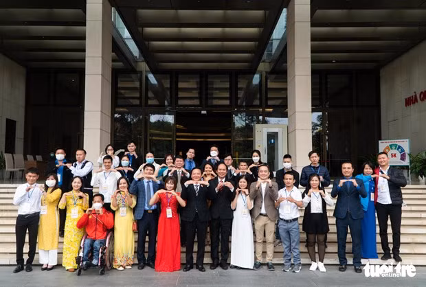 国会副主席阮克定：为残疾人享受各种社会服务创造便利条件 ảnh 1
