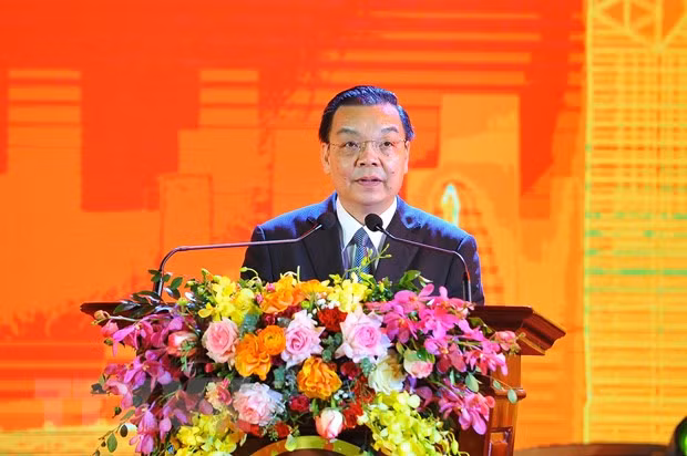 河内市举行2021届优秀大学毕业生表彰会 ảnh 2 河内市举行2021届优秀大学毕业生表彰会 ảnh 2