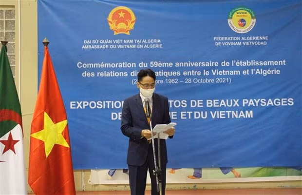 庆祝越南与阿尔及利亚建交59周年图片展在阿举行 ảnh 1 庆祝越南与阿尔及利亚建交59周年图片展在阿举行 ảnh 1