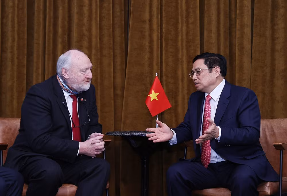 越南承诺为英国各家企业和集团在越有效投资创造便利条件 ảnh 2