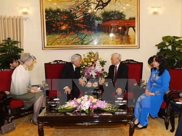 越共中央总书记阮富仲亲切会见日本天皇明仁和夫人 ảnh 1 越共中央总书记阮富仲亲切会见日本天皇明仁和夫人 ảnh 1