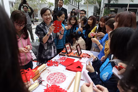 艺术消除了语言的壁垒 ảnh 1